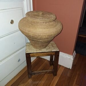 Lg Vintage Handwoven "Urn" Style Rattan Basket with Lid